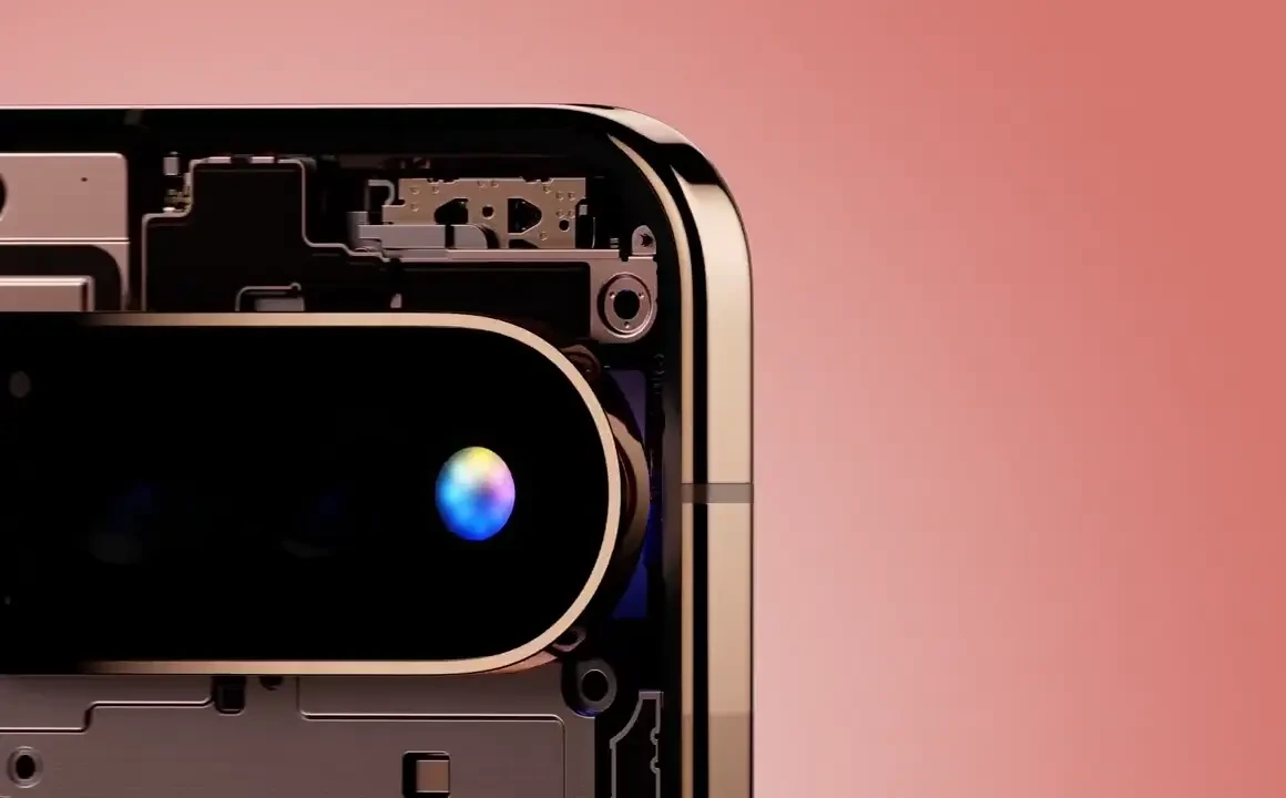 Shishir: A closer look at Pixel 11 Pro’s HiLight feature which uses colored LED — public x-twitter post media curated for social post design inspiration.